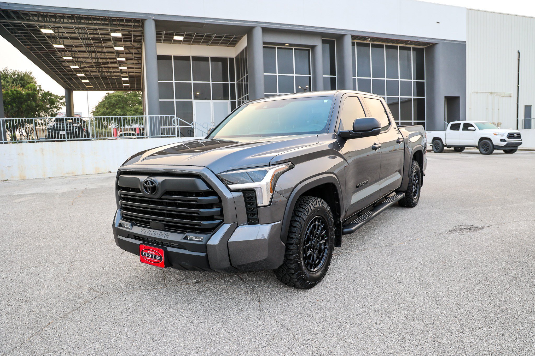 Used 2025 MAGNETIC GRAY MET Toyota SR5 image 1