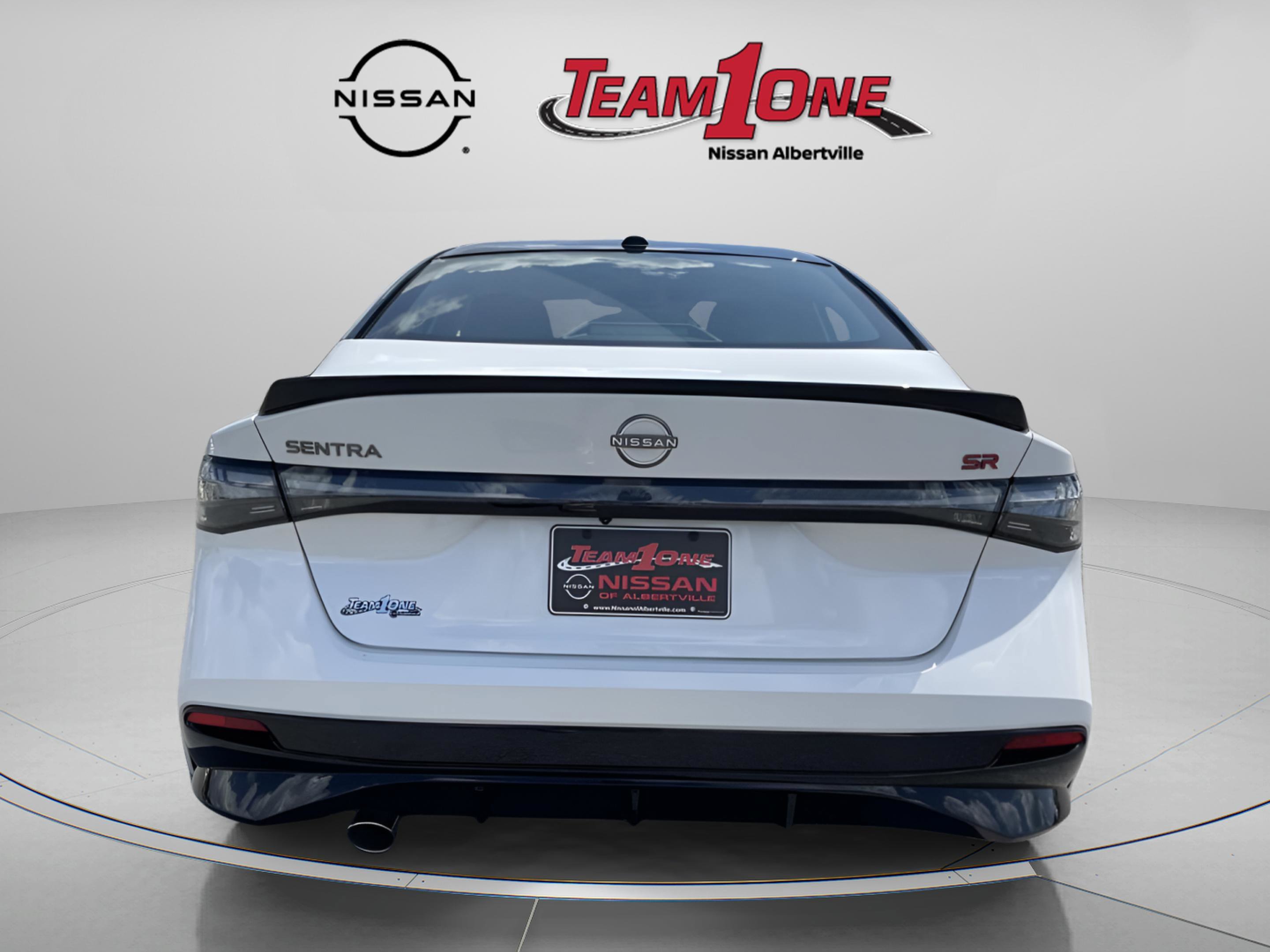New 2026 Aspen White TriCoat / Super Black Two-tone Nissan SR image 6