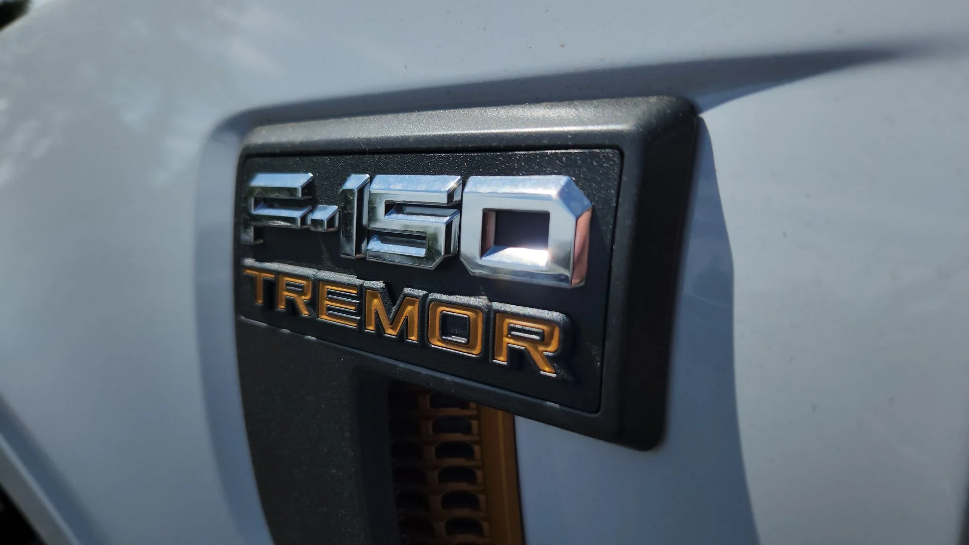 New 2026 Oxford White Ford Tremor image 10
