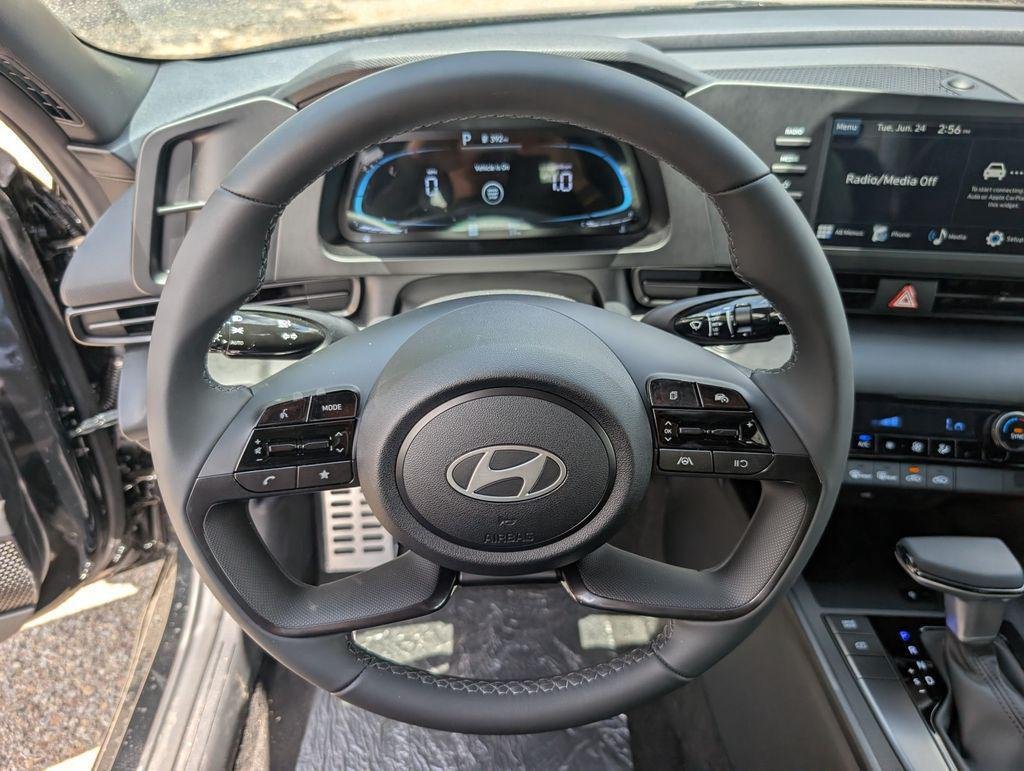 2025 Hyundai Elantra SEL - Photo 14