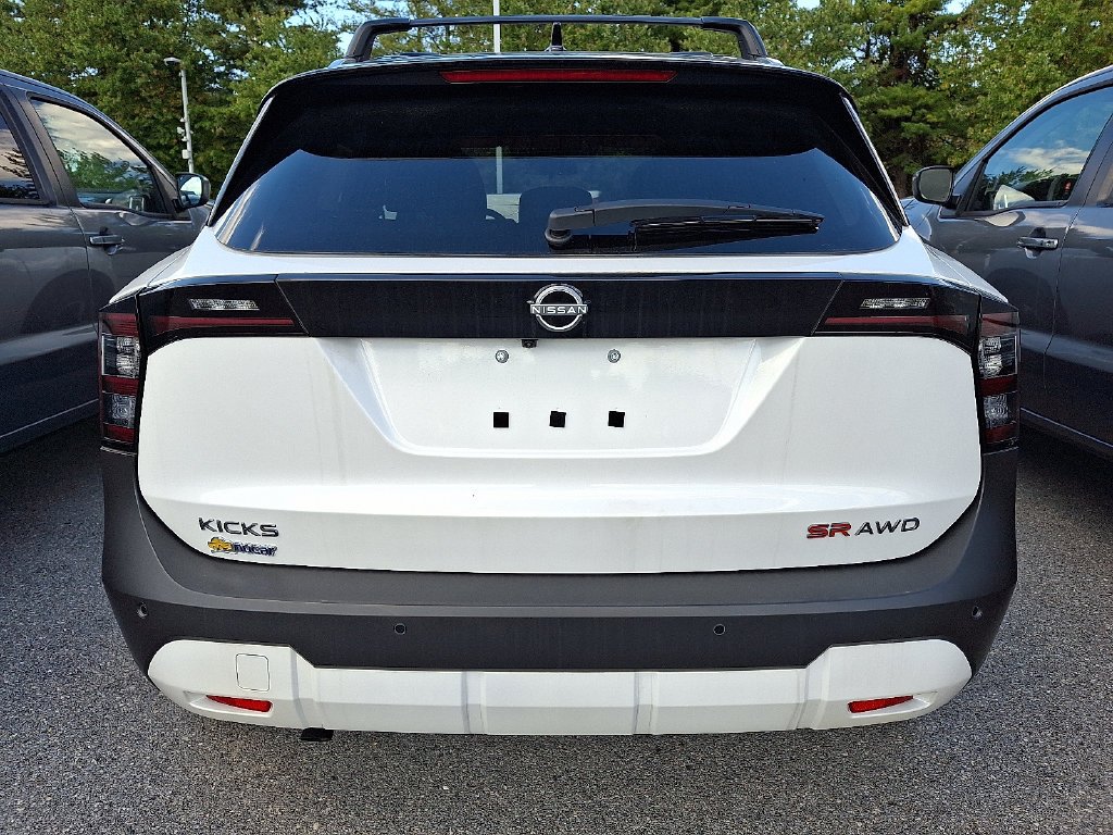 Used 2026 White Nissan SR image 5