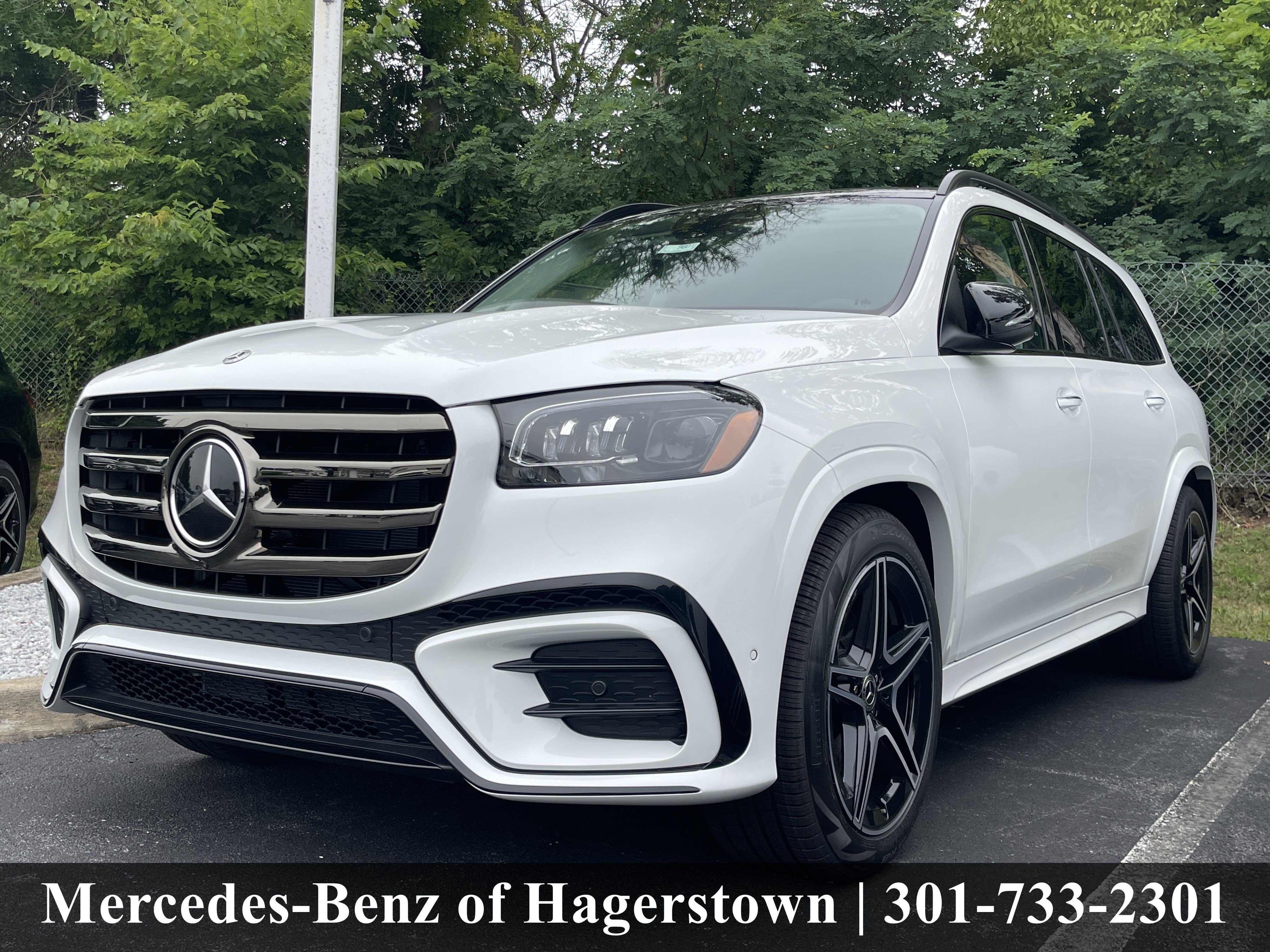 New 2026 MANUFAKTUR Moonlight White Metallic Mercedes-Benz GLS 450 image 14
