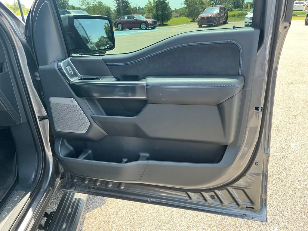 Used 2025 Gray Ford Platinum image 9