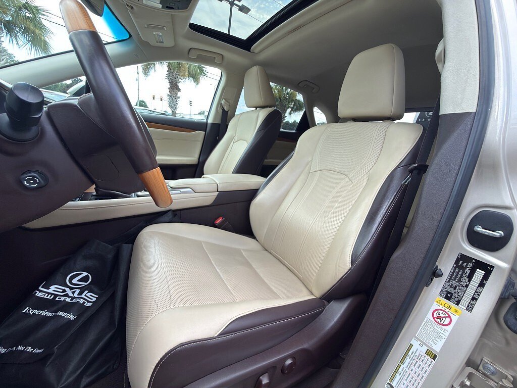 Used 2019 Satin Cashmere Metallic Lexus Base image 10