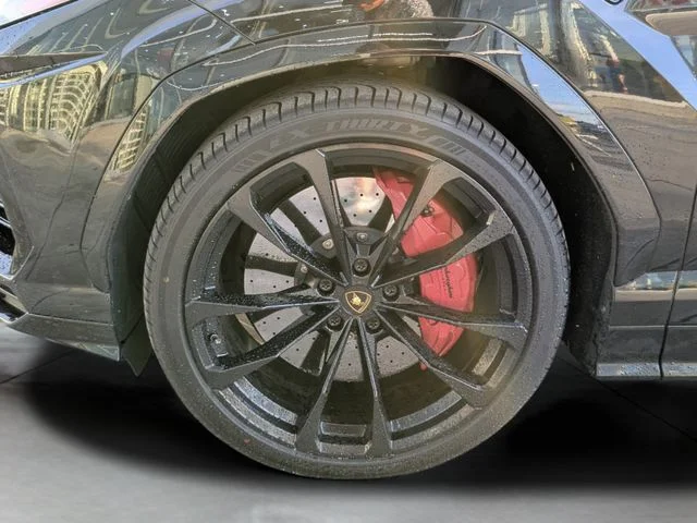 Used 2021 Black Lamborghini Base image 8