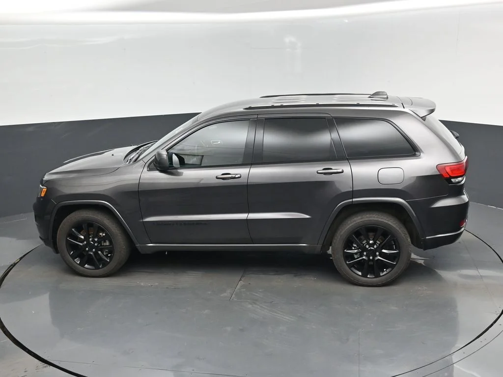 Used 2021 Gray Jeep Laredo X image 14