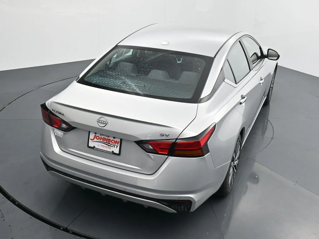 Used 2024 Silver Nissan 2.5 SV image 25