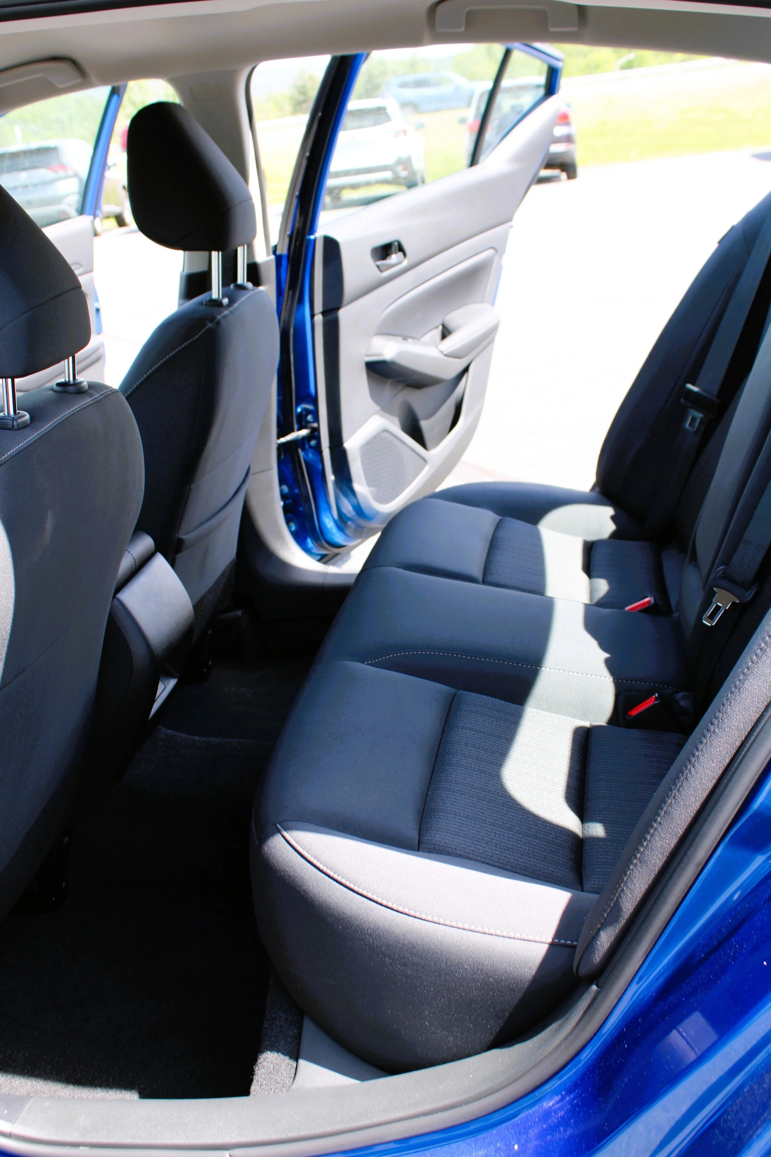 Used 2025 Bluestone Pearl Nissan SV image 18