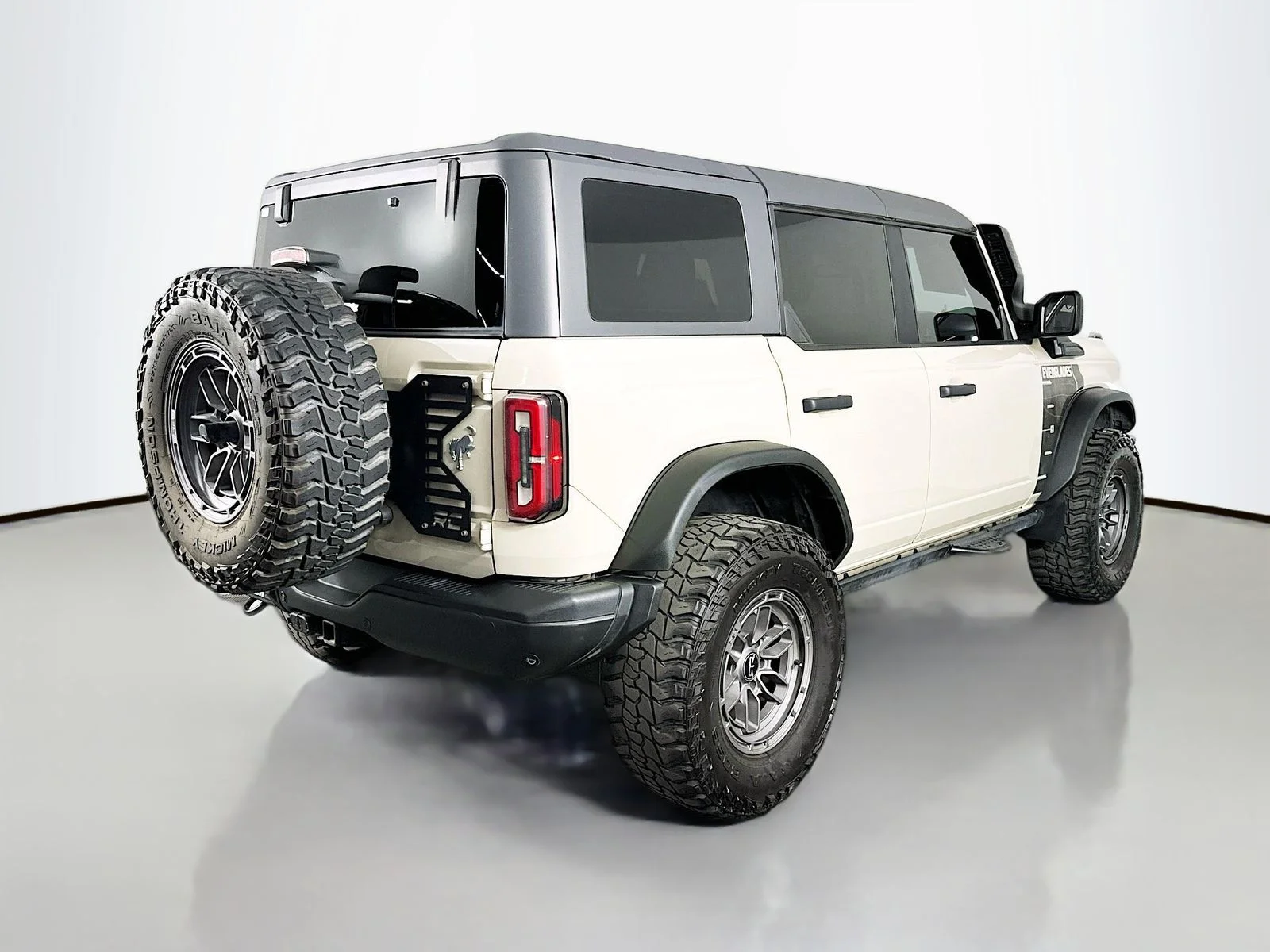 Used 2022 Desert Sand Ford Everglades image 7