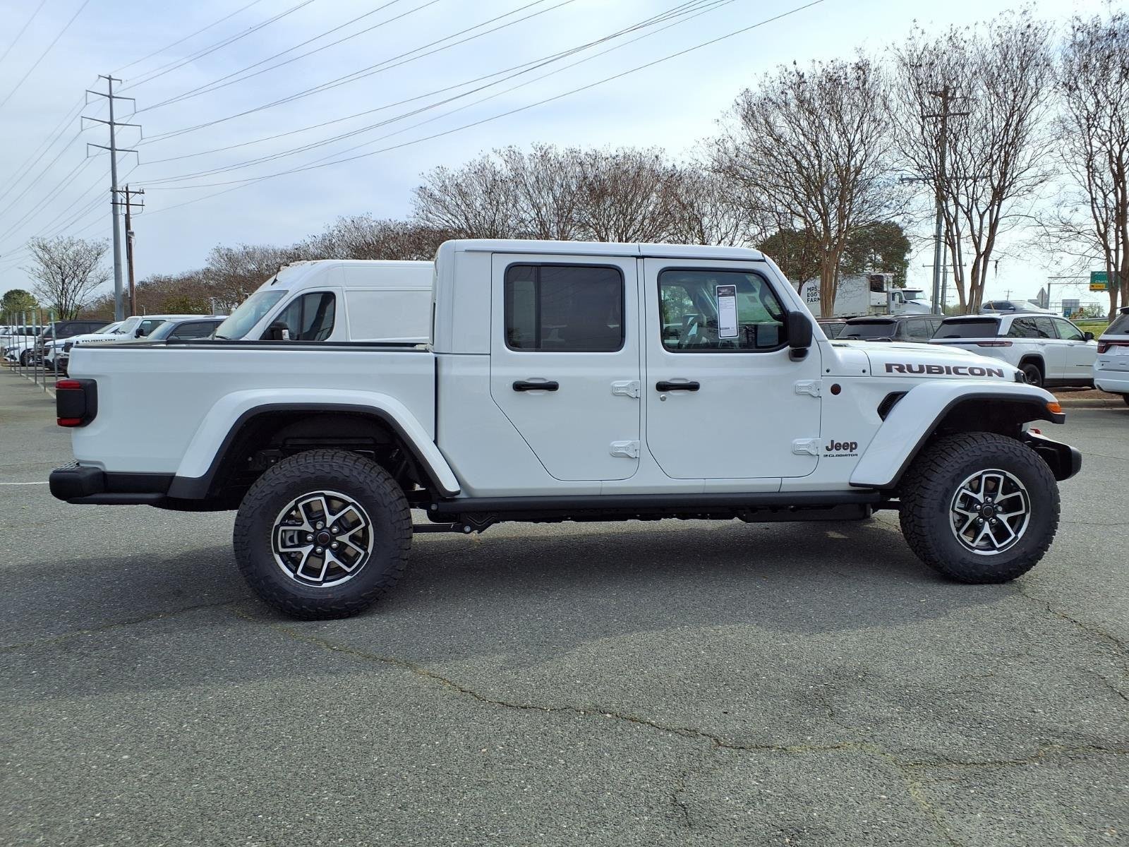 New 2026 Bright White Clear-Coat Exterior Paint Jeep  image 9