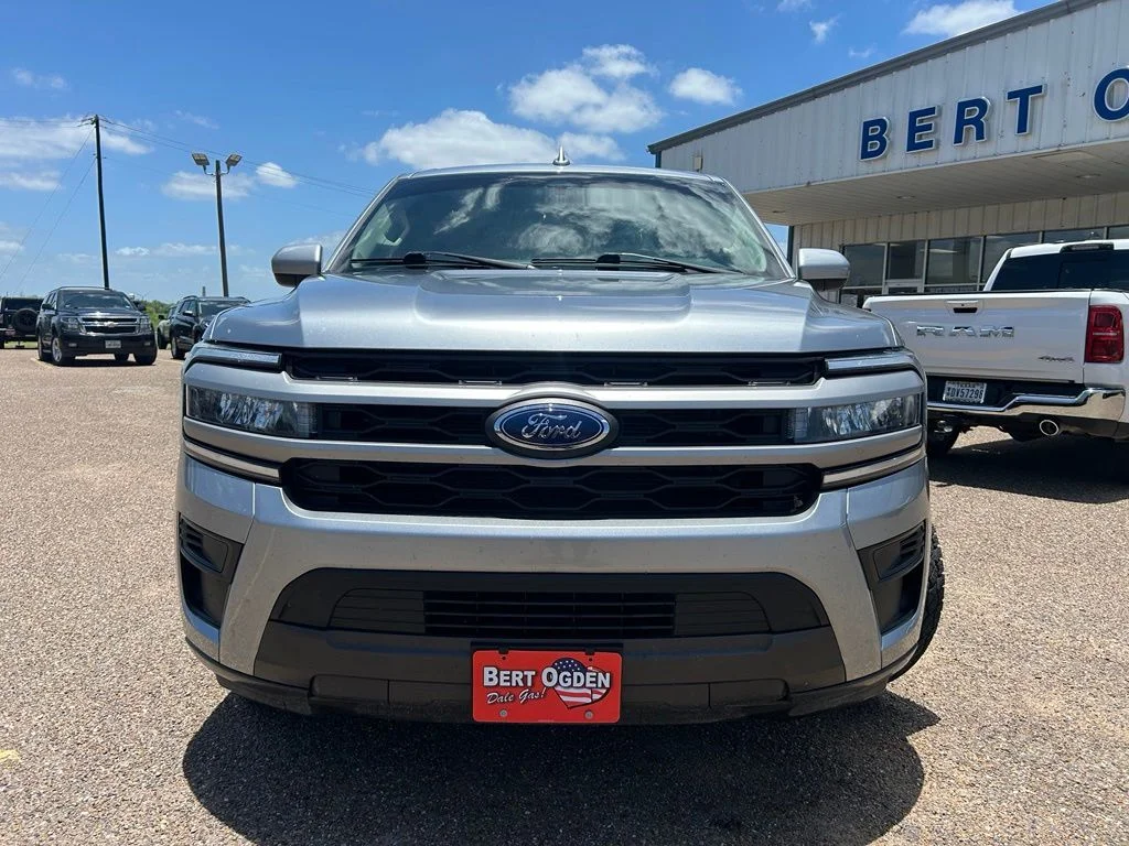 Used 2023 Silver Ford XLT image 2