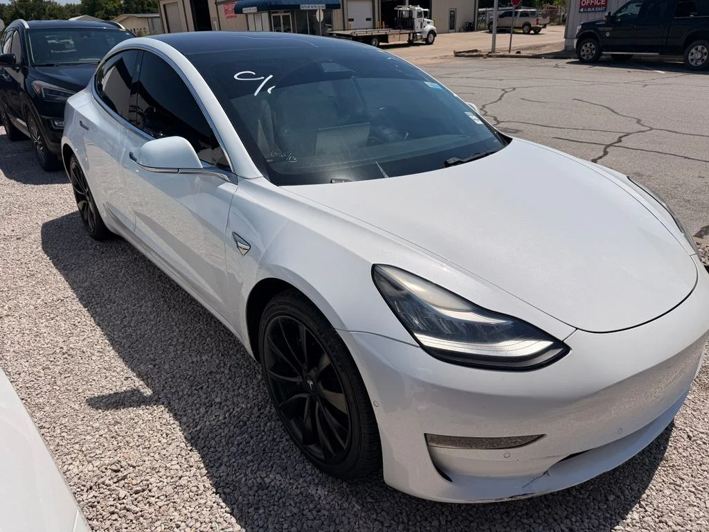 Used 2018 White Tesla Long Range image 17