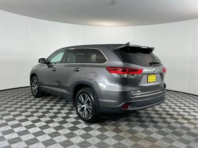 Used 2017 Gray Toyota LE Plus image 7