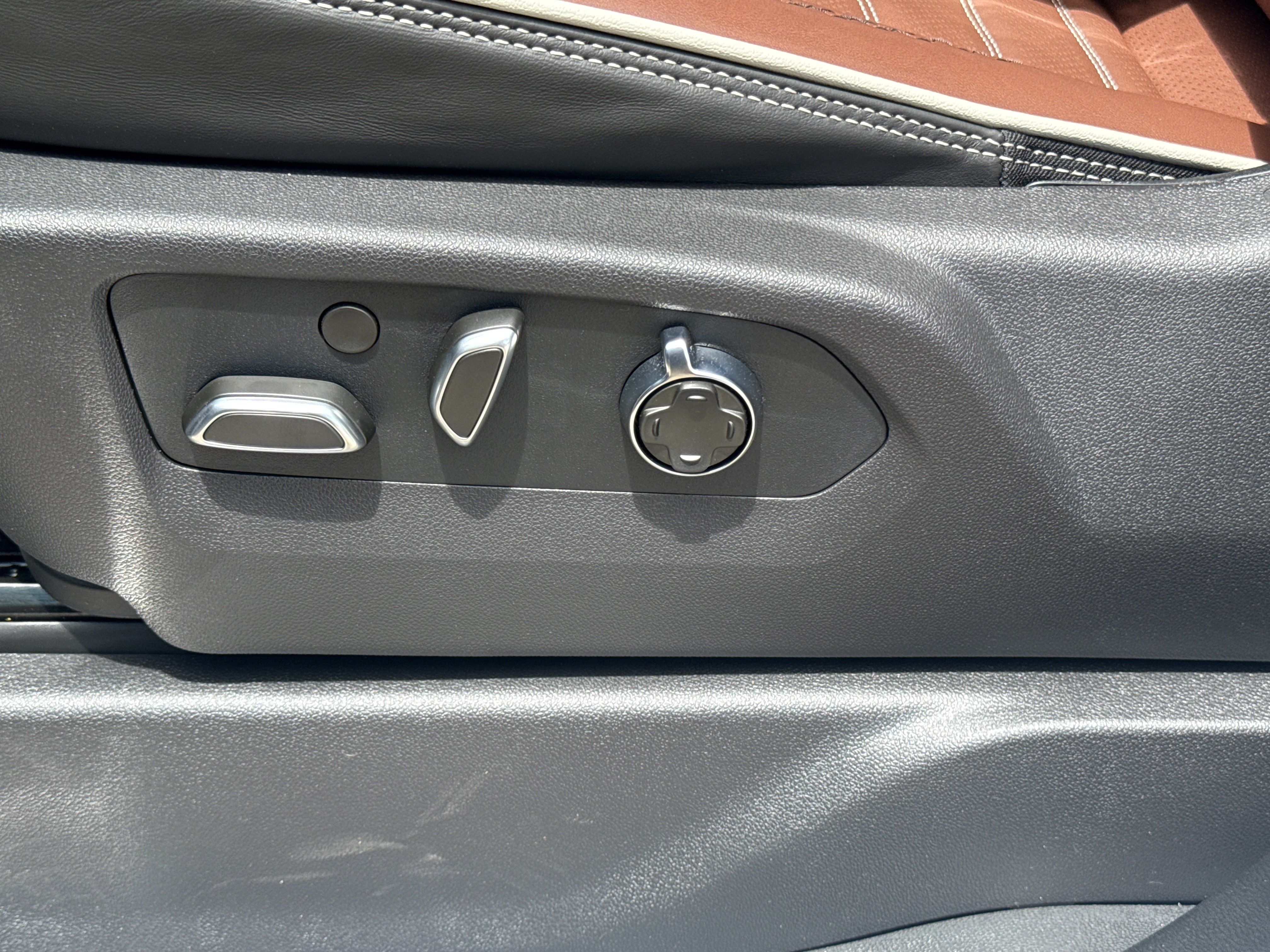 2026 GMC Sierra 2500HD Denali Ultimate - Photo 18