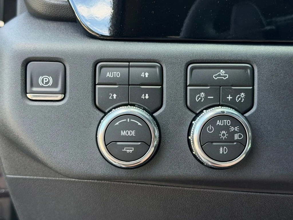 New 2026 Sterling Metallic GMC Elevation image 10