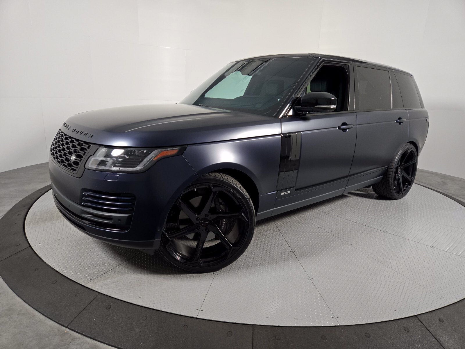 Used 2020 Portofino Blue Metallic Land Rover Supercharged image 1