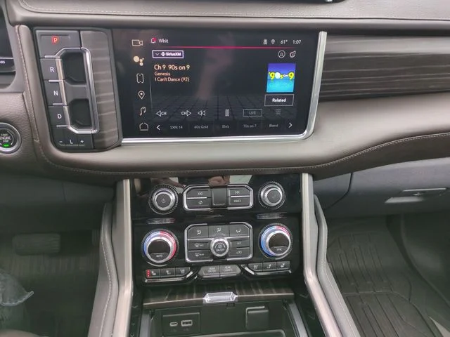 Used 2022 White GMC Denali image 21
