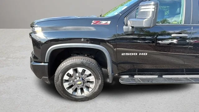 Used 2024 Black Chevrolet Custom image 32