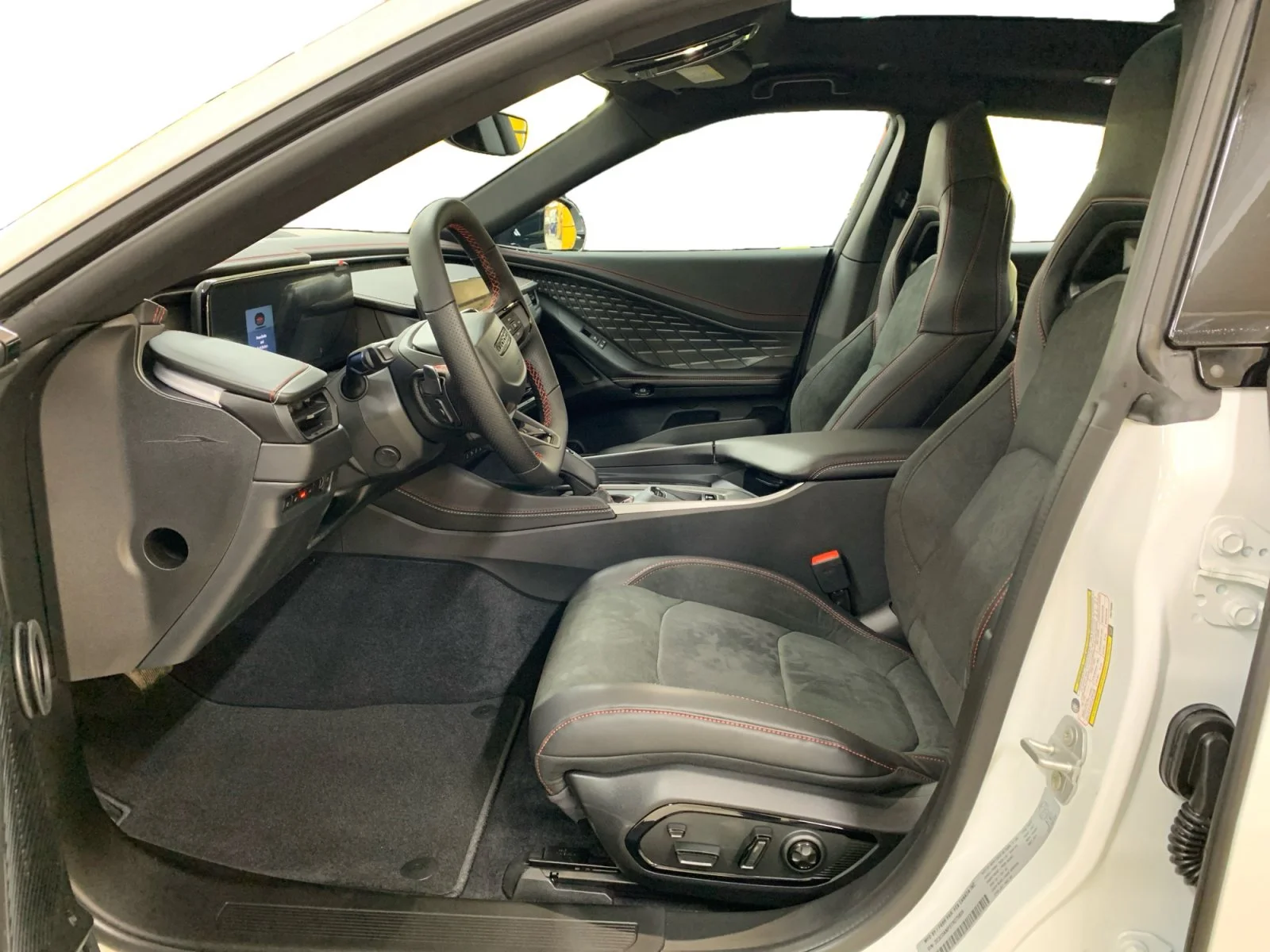 New 2026 White Knuckle Dodge R/T Plus image 10