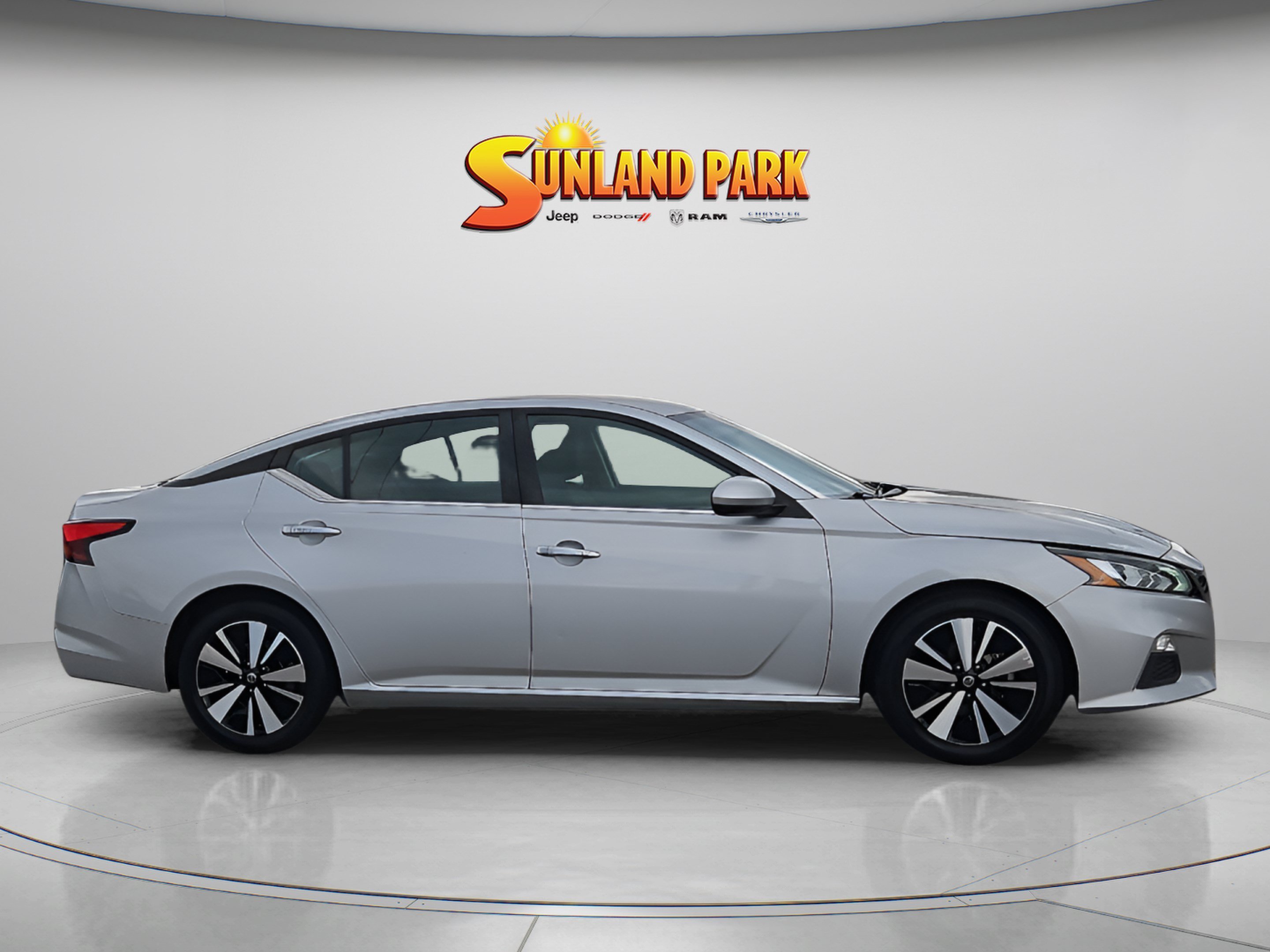 Used 2021 Brilliant Silver Metallic Nissan 2.5 SV image 6