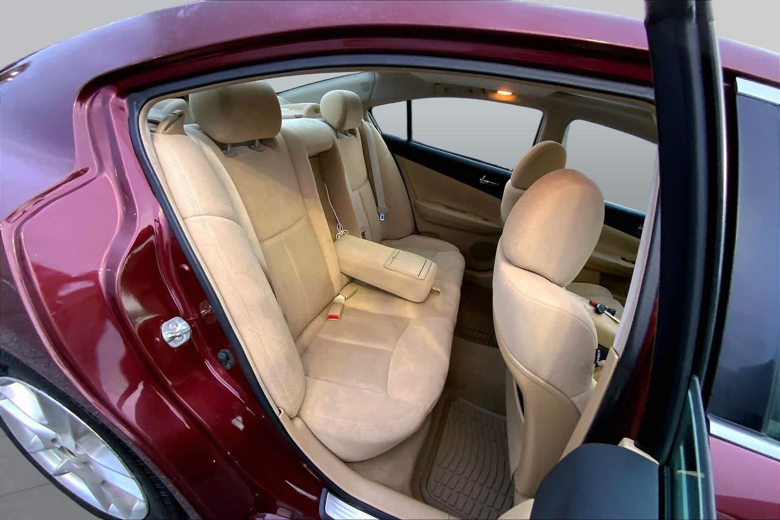 Used 2011 Tuscan Sun Metallic Nissan 3.5 S image 18