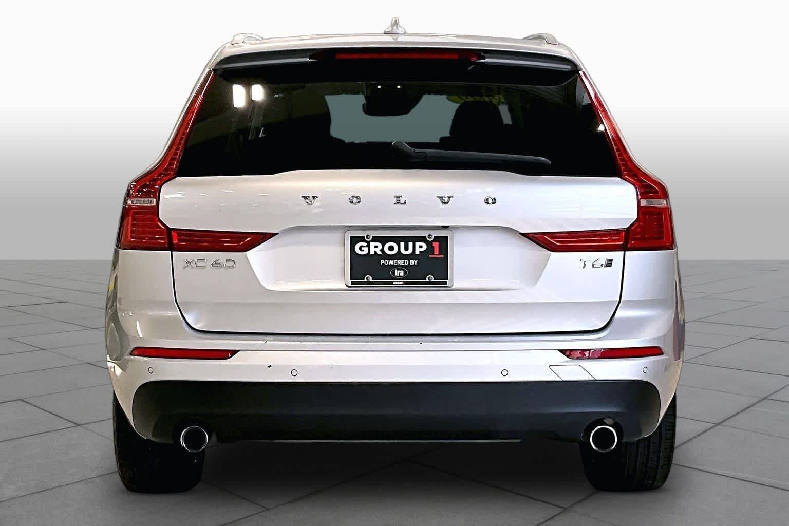 Used 2019 Bright Silver Metallic Volvo Momentum image 5