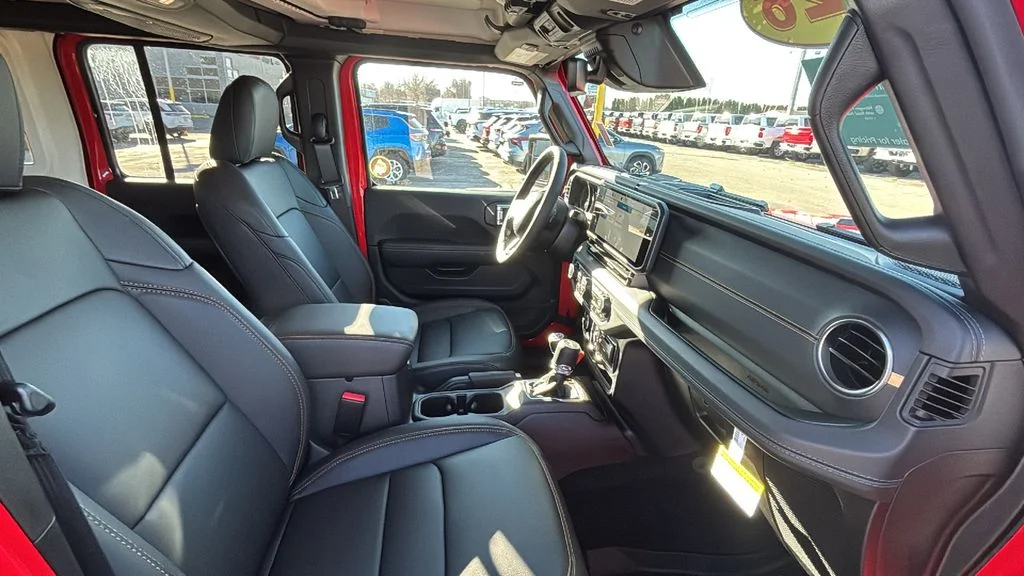 2026 Jeep Wrangler 4-Door Sahara - Photo 30