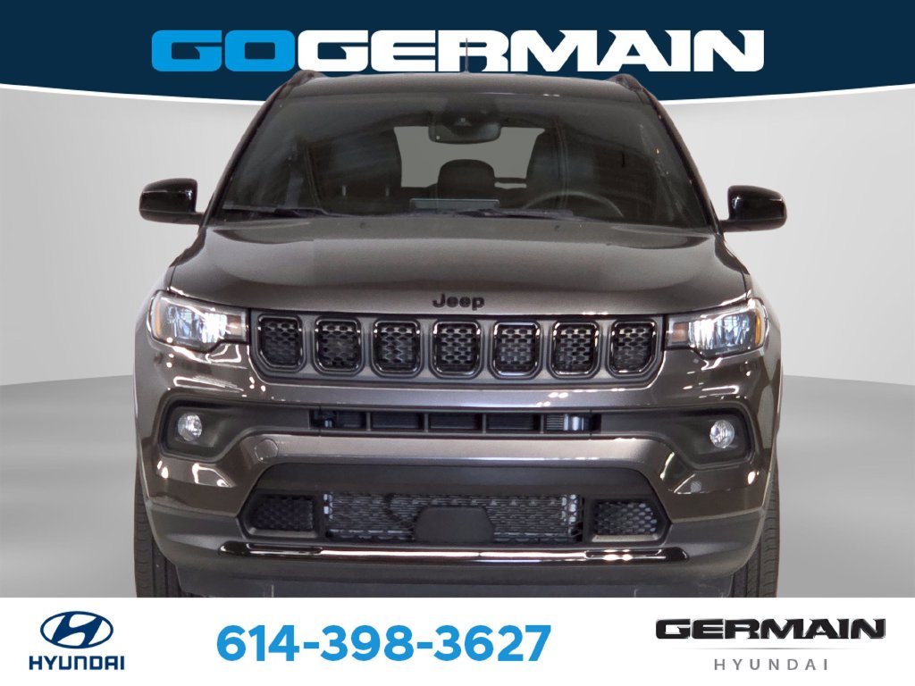 Used 2023 Gray Jeep Latitude image 2