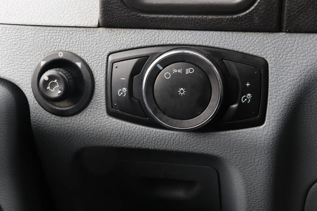 Used 2015 White Ford Base image 35