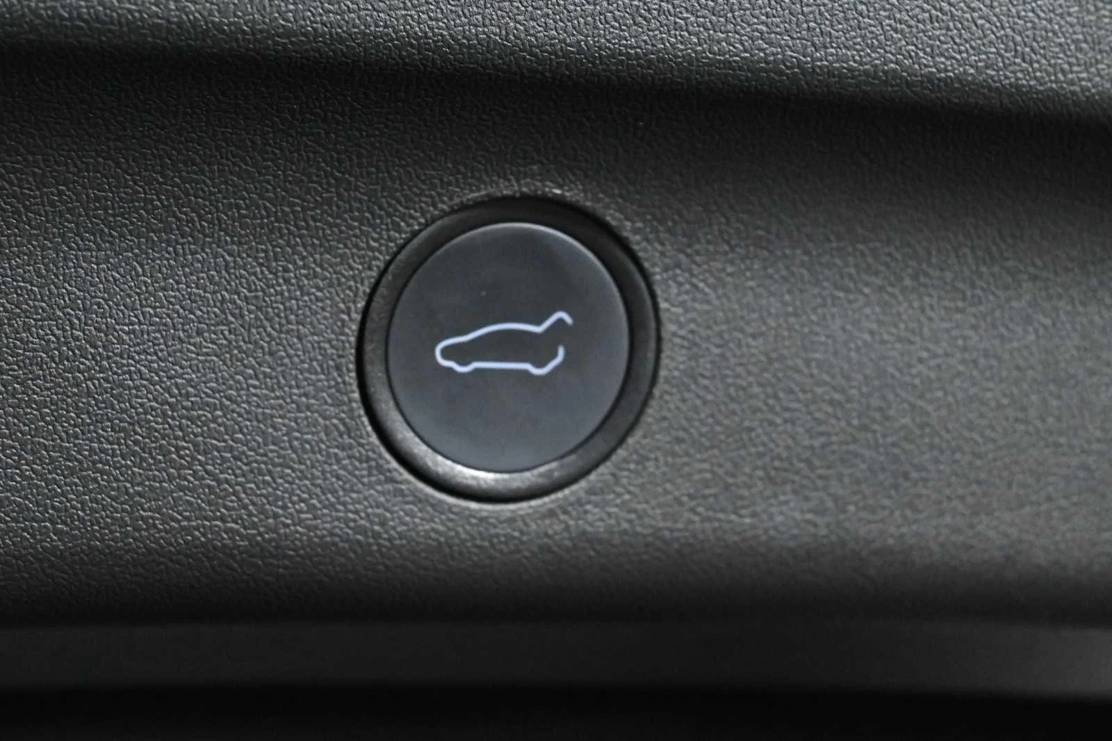 Used 2022  Tesla Performance image 11