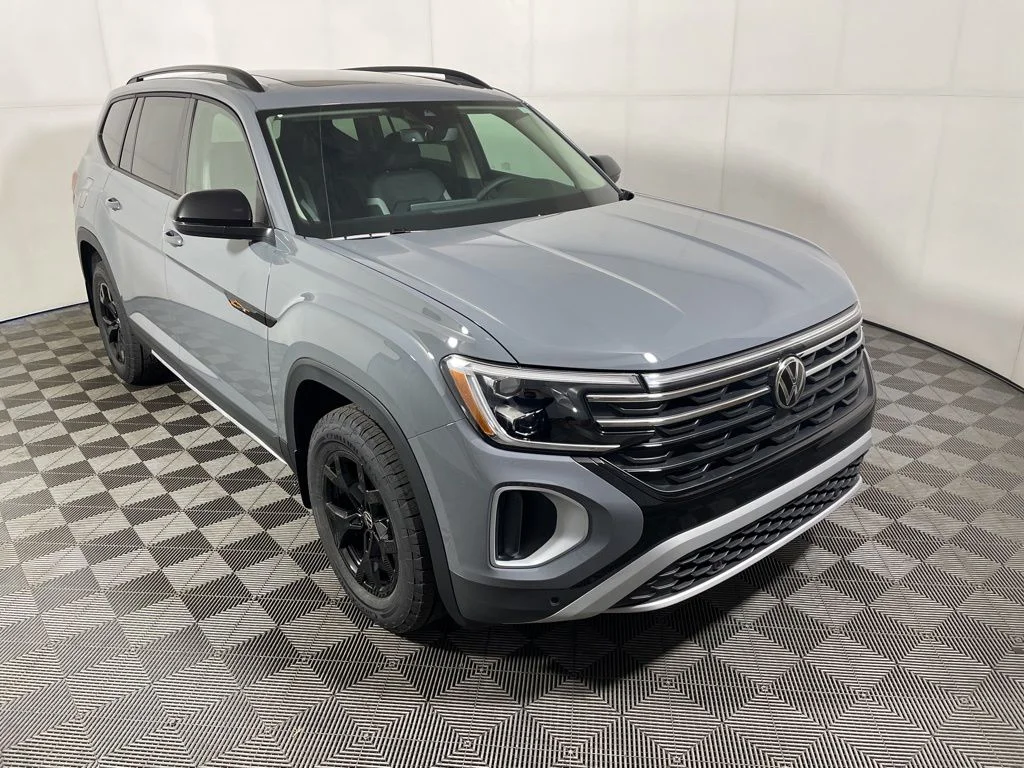 2026 Volkswagen Atlas 2.0T Atlas Peak Edition 4MOTION's photo