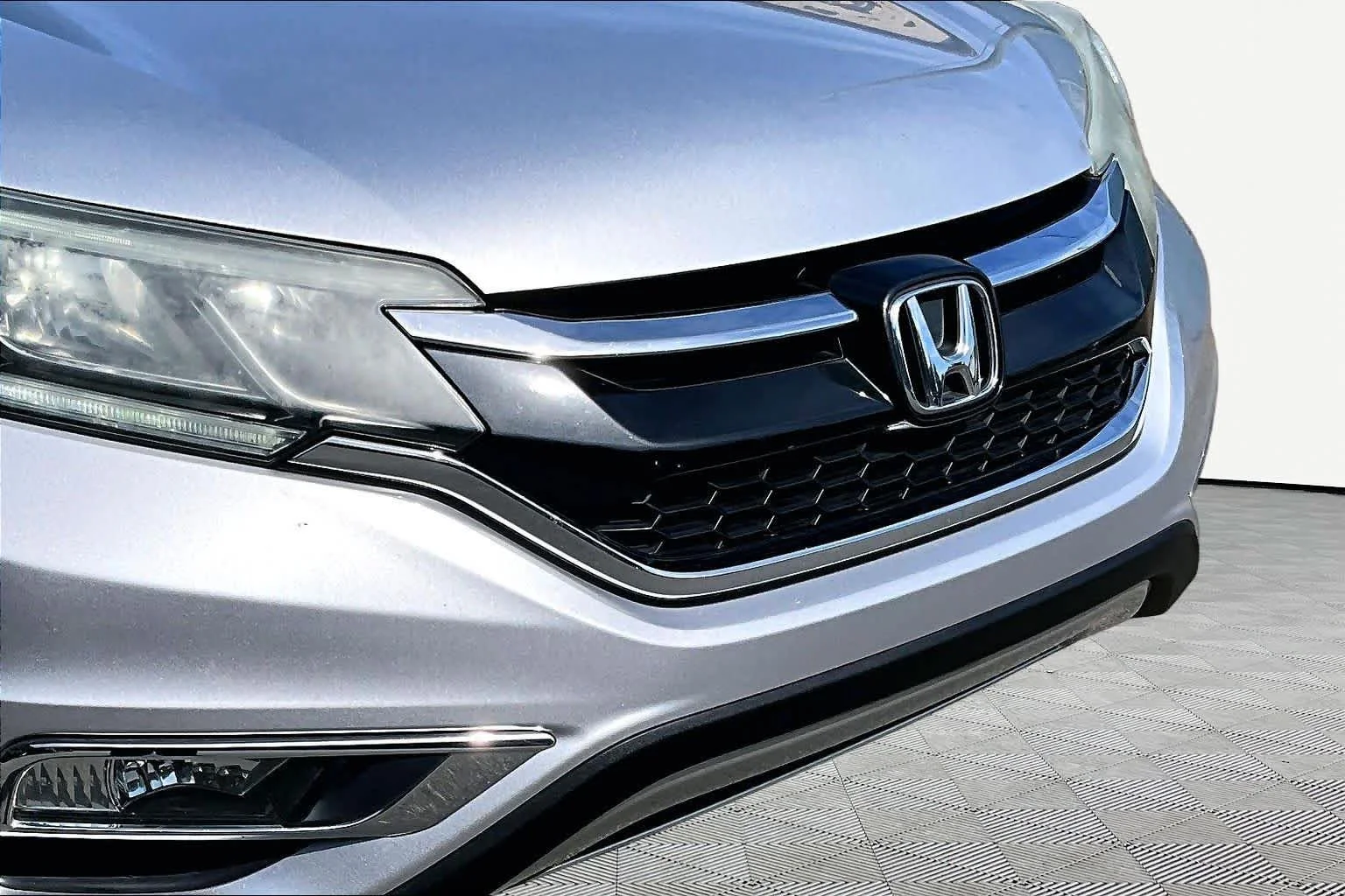 Used 2015 Alabaster Silver Metallic Honda EX-L image 29
