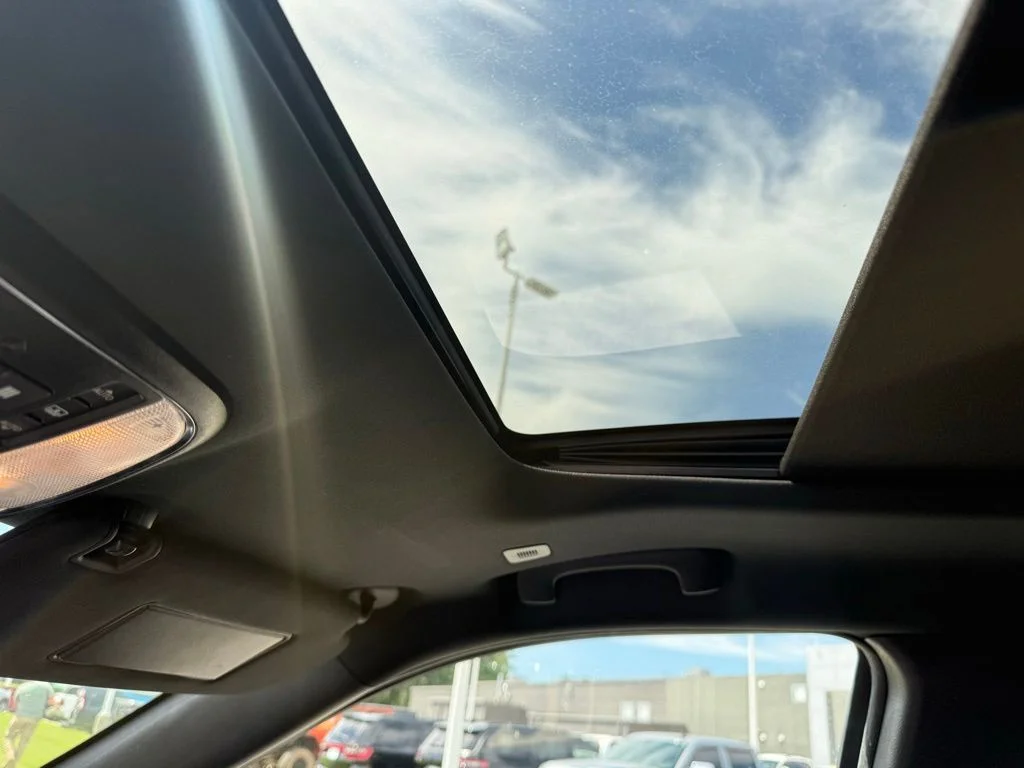 Used 2017 Green Jeep Limited image 14