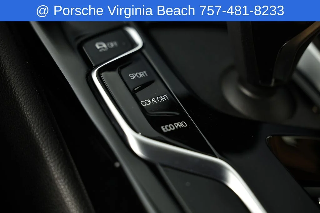 Used 2023 Gray BMW 540i xDrive image 40