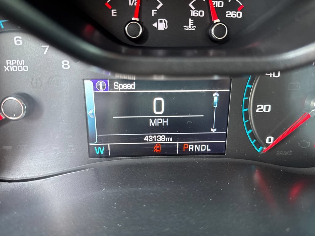 Used 2018 SUMMIT WHITE Chevrolet 4WD LT image 16
