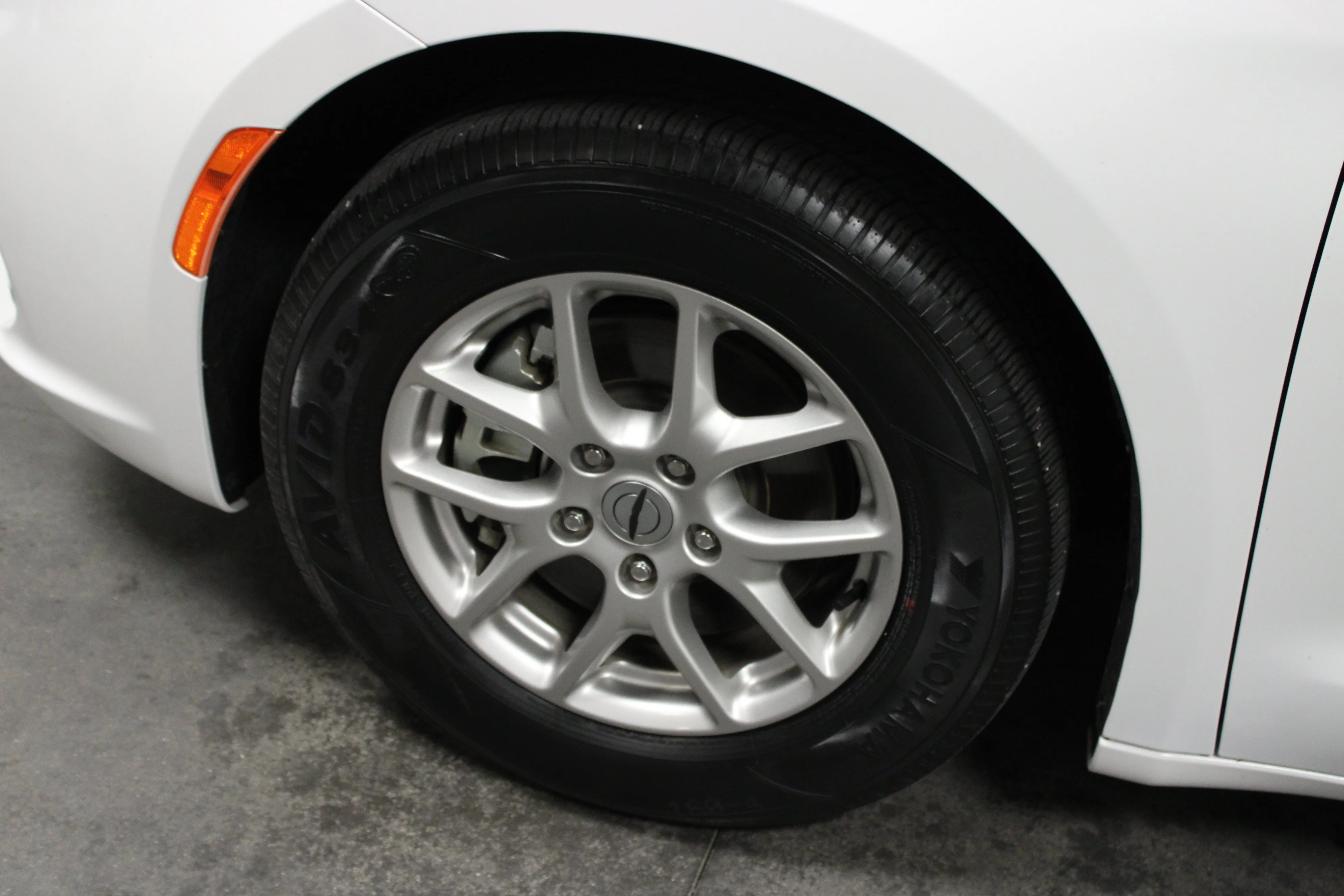 Used 2024 Bright White Clearcoat Chrysler Touring L image 10