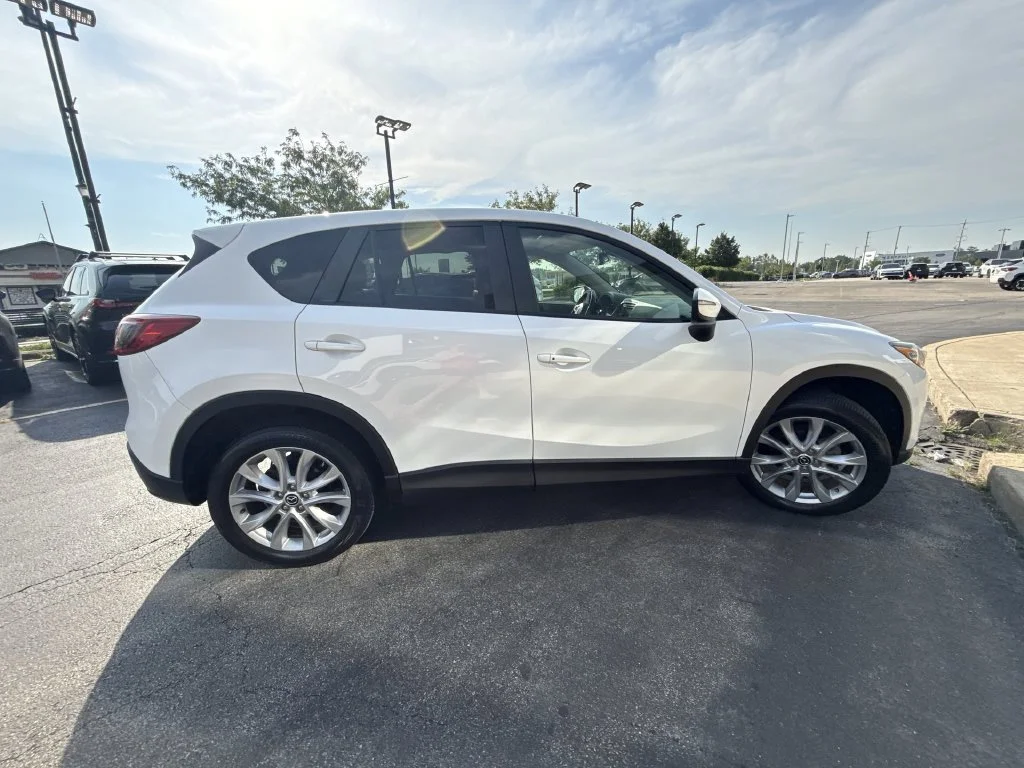 Used 2015 White Mazda Grand Touring image 4