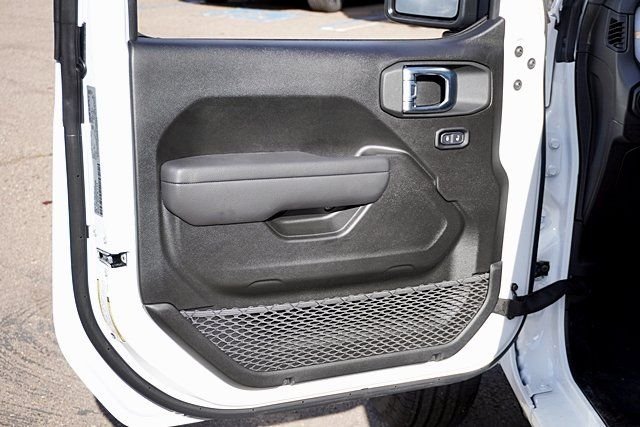 New 2026 Bright White Clear-Coat Exterior Paint Jeep Sport image 21