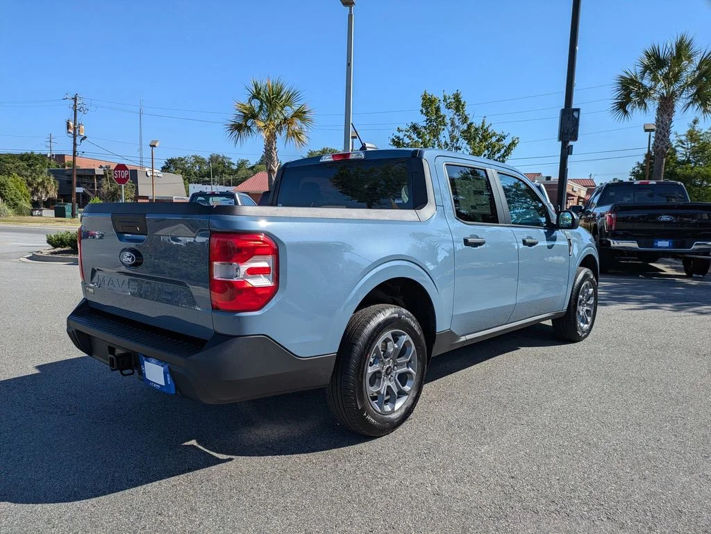 New 2026 Azure Gray Metallic Tri-Coat Ford XLT image 4