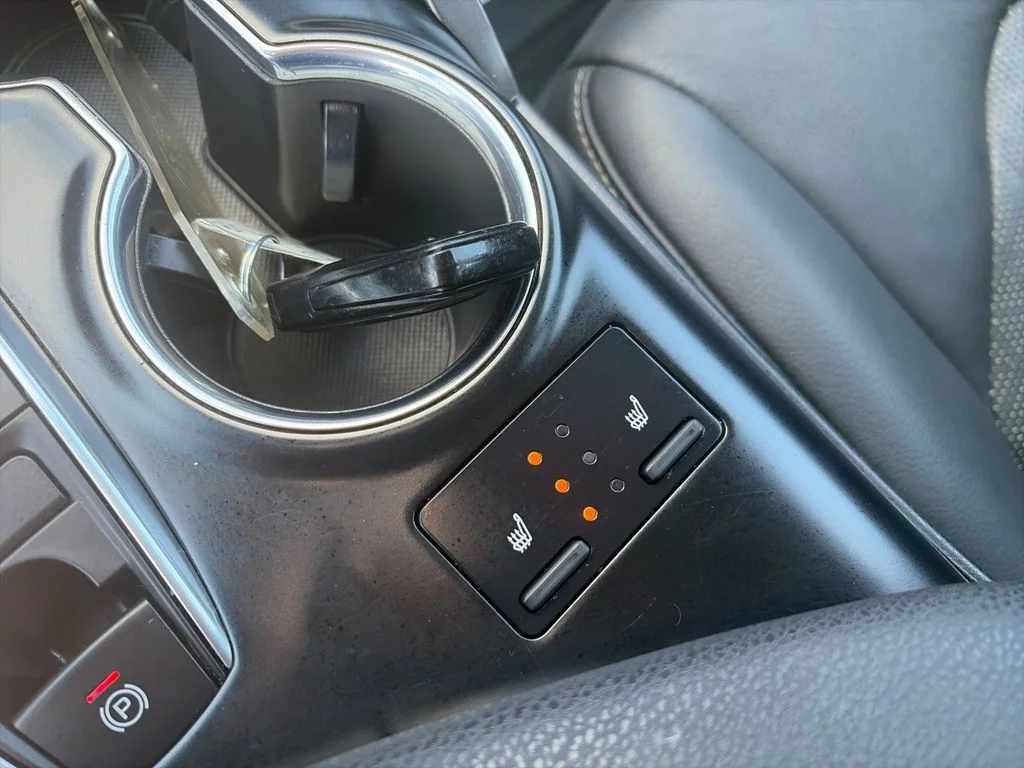 Used 2018 Black Toyota XSE V6 image 38