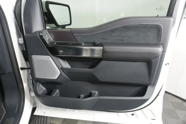 New 2026 Star White Metallic Tri-Coat Ford Platinum® image 38