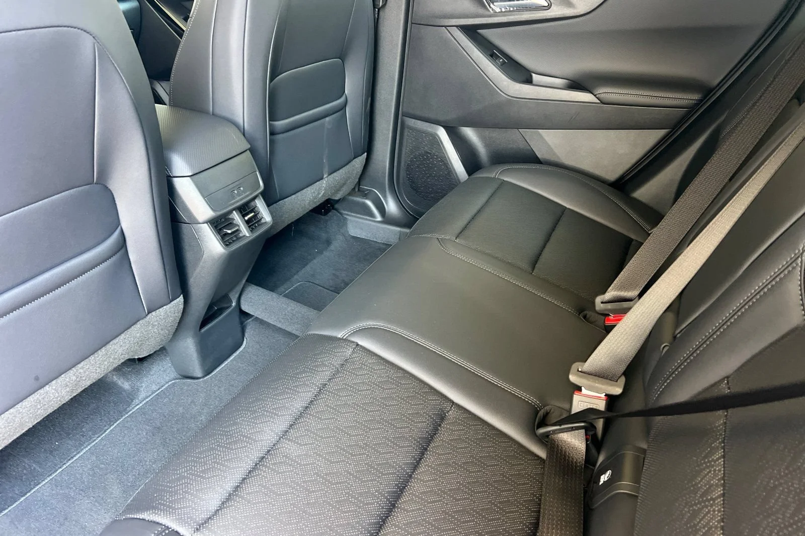 New 2027 Summit White Chevrolet LT image 12