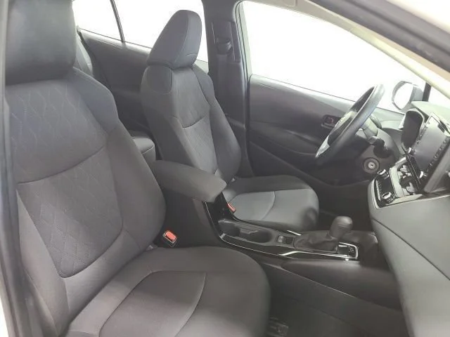 Used 2022 White Toyota LE image 12
