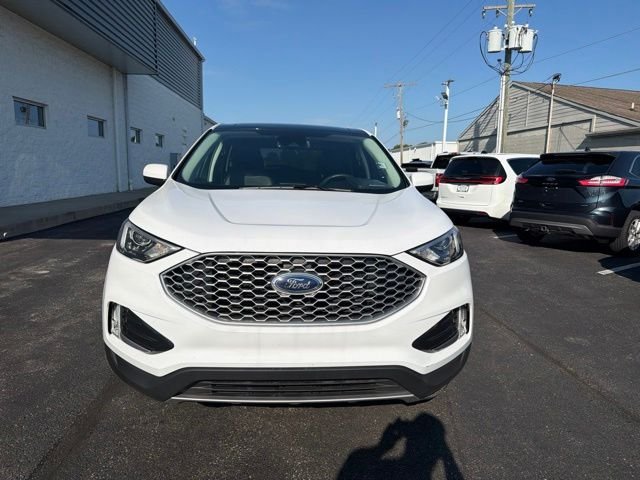 Used 2024 White Ford SEL image 3