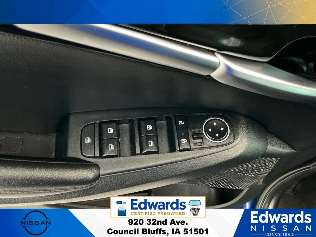Used 2022 Blue Kia EX image 19