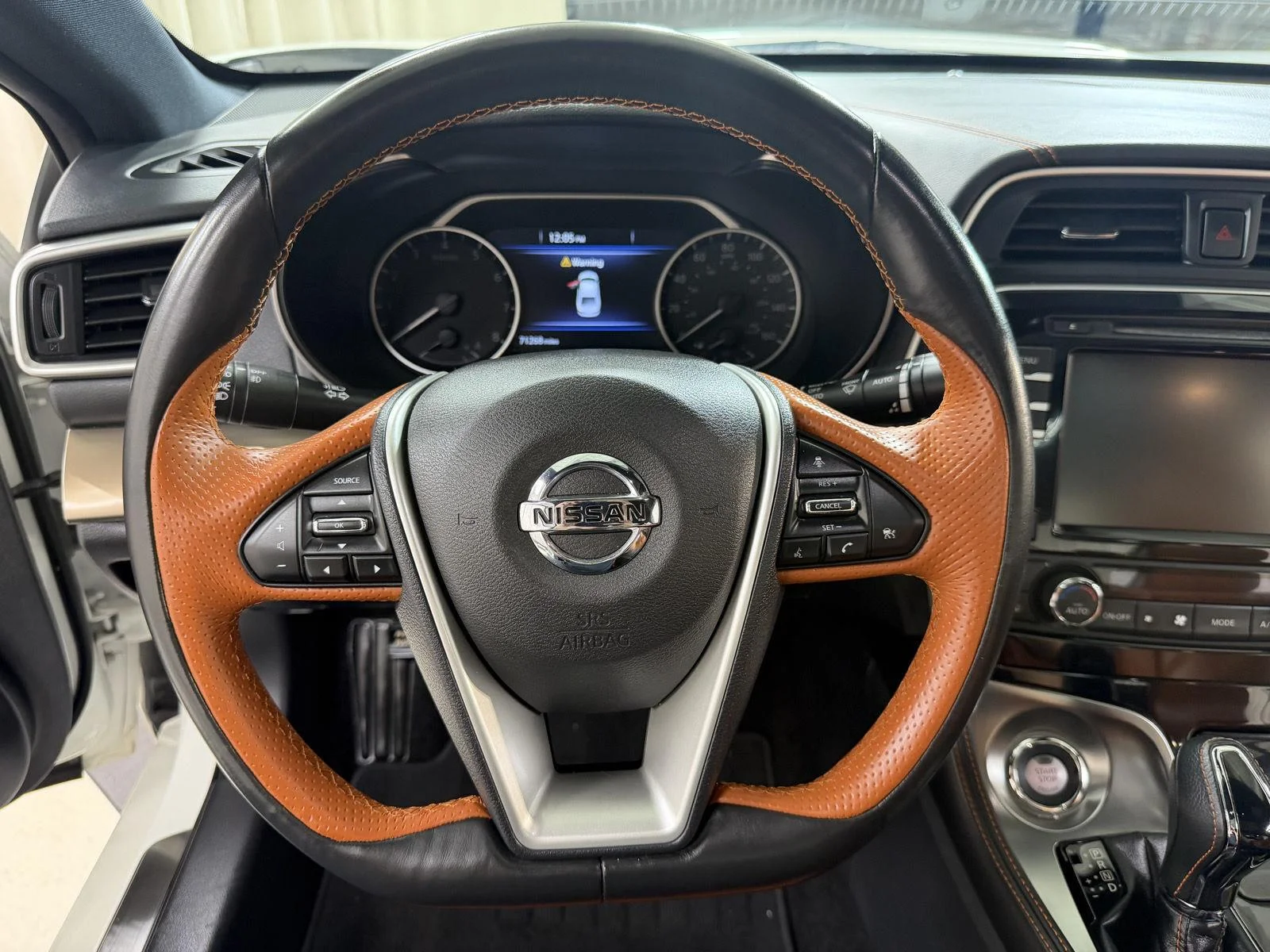 Used 2019 Pearl White Tricoat Nissan Platinum image 13