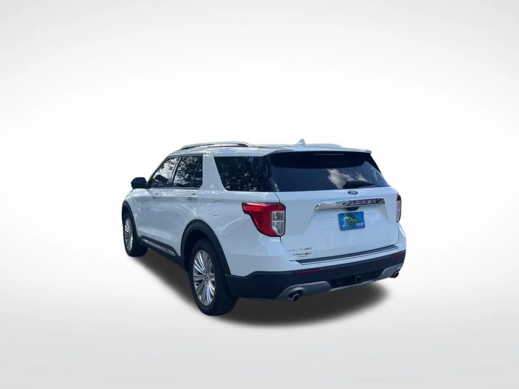 Certified Used 2022 White Metallic Ford Limited image 6