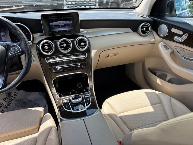 Used 2019  Mercedes-Benz GLC 300 image 12