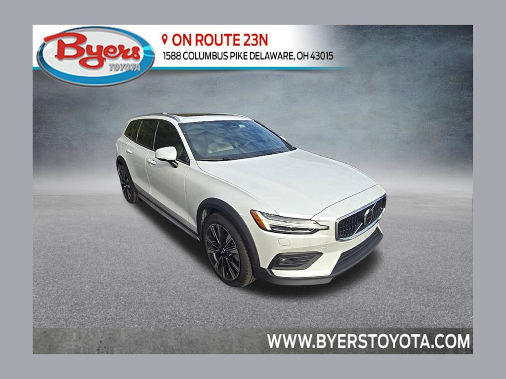 2025 Volvo V60 Cross Country