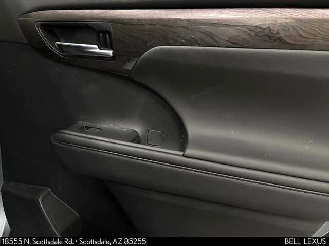 Used 2024  Toyota Platinum image 22